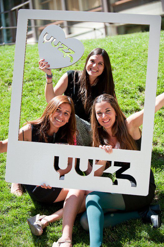 Yuzz_cartonlab_stands carton_yuzzing (2)