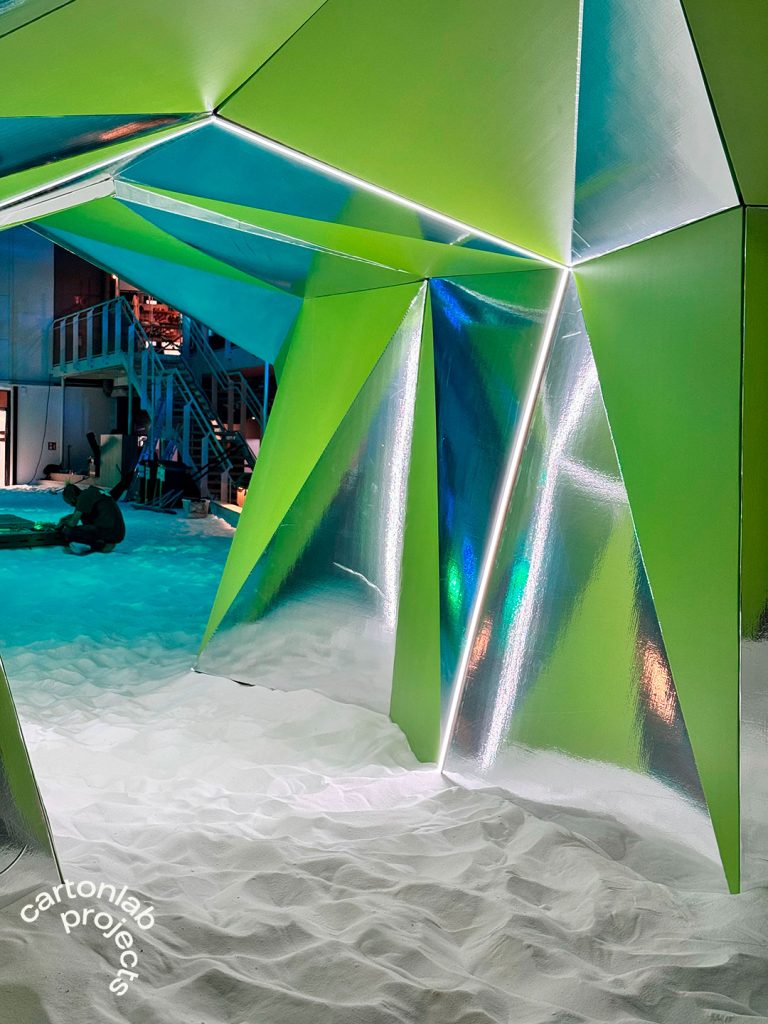  immersive tunnel with mirror effect finishes