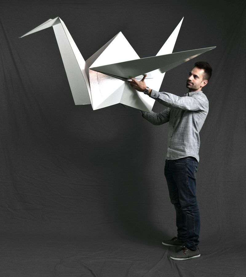 grulla-pajarita-gigante-carton-cartonlab-origami-papiroflexia-avuelapluma