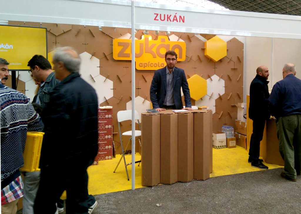 Stand Feria Apícola Zukán - Cartonlab
