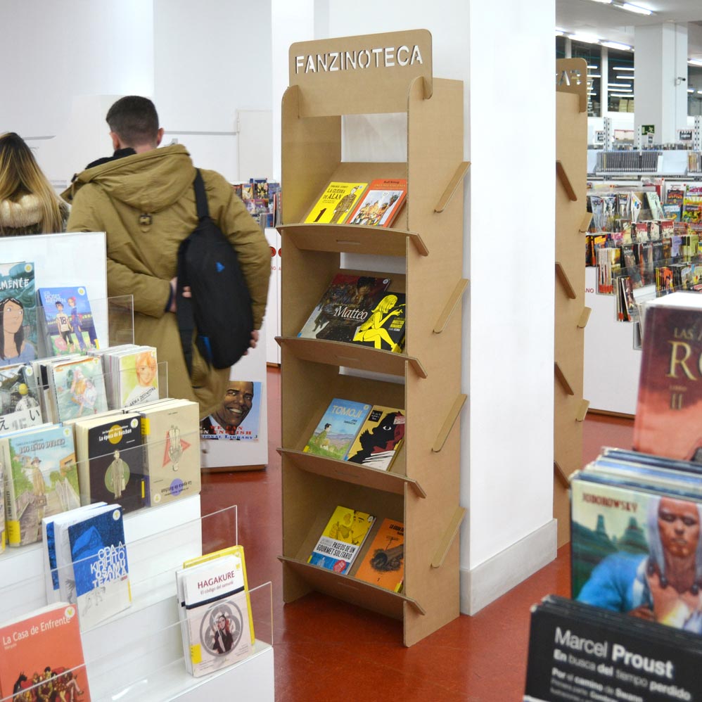 estanteria revistero portafolletos pared carton biblioteca regional murcia fanzinoteca