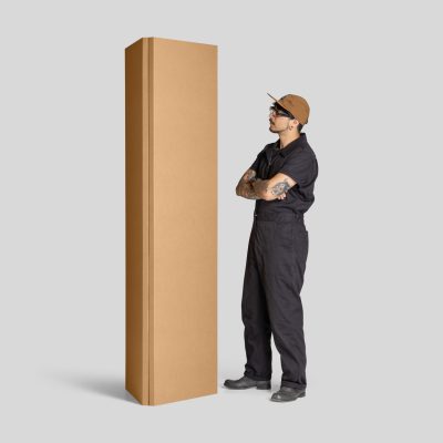 TRITON Totem - Acabado Kraft - Vista con persona