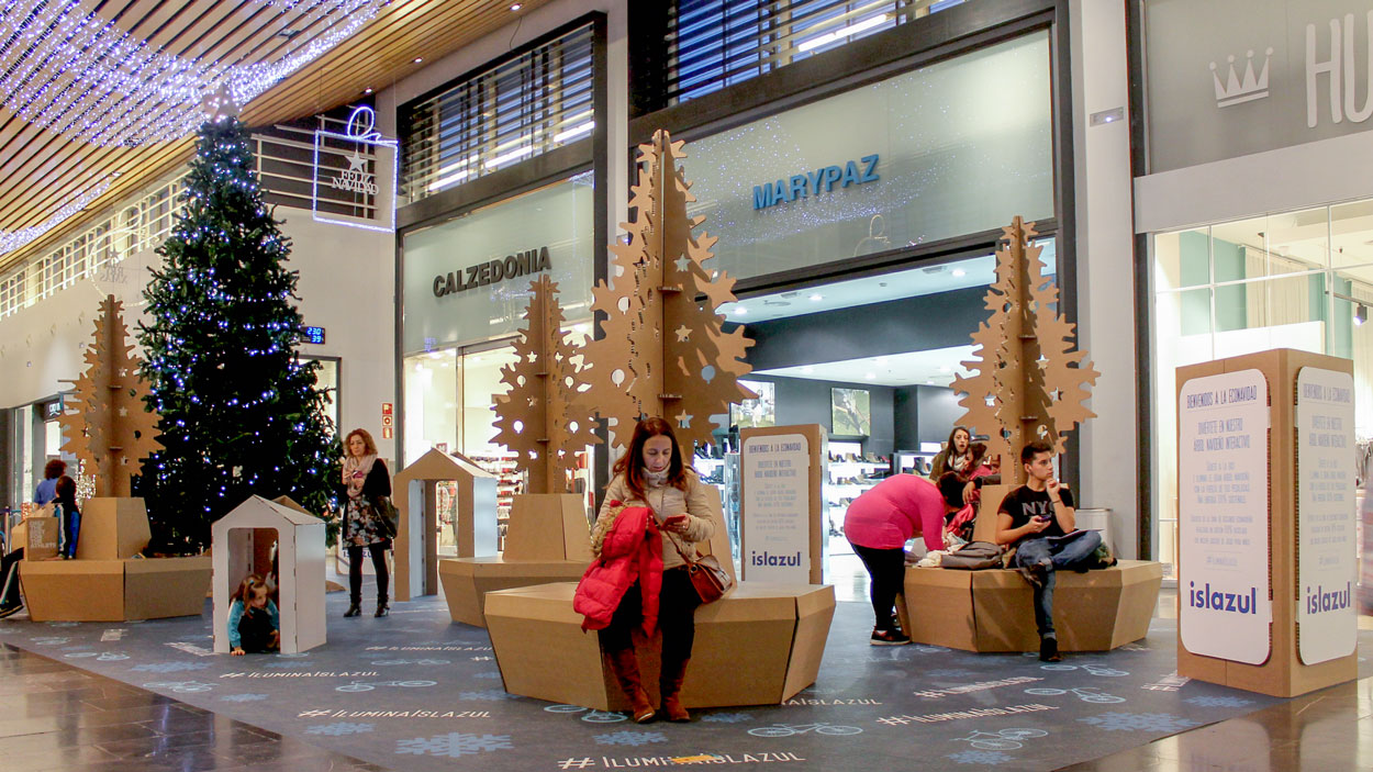 Banco árbol de Navidad de cartón
