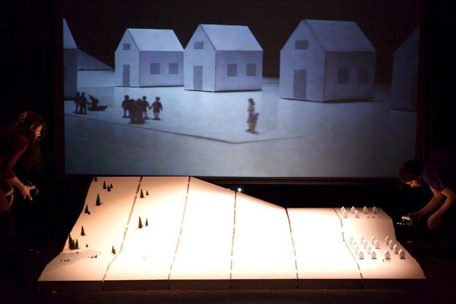 diseño escenografia carton ruido interno