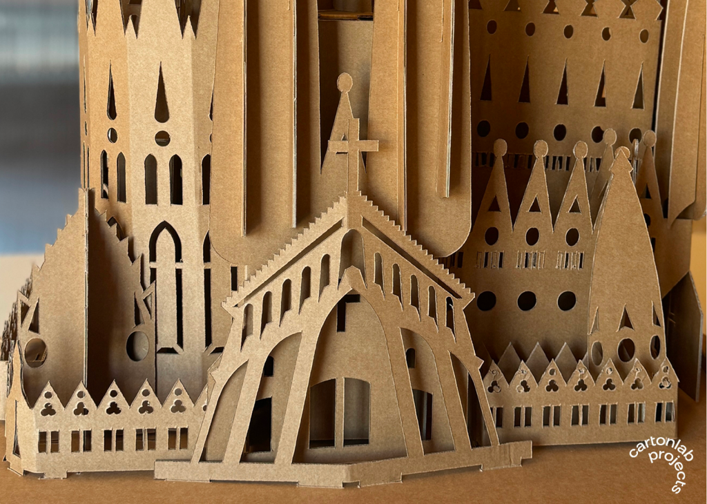 Detalle de la fachada de la maqueta.